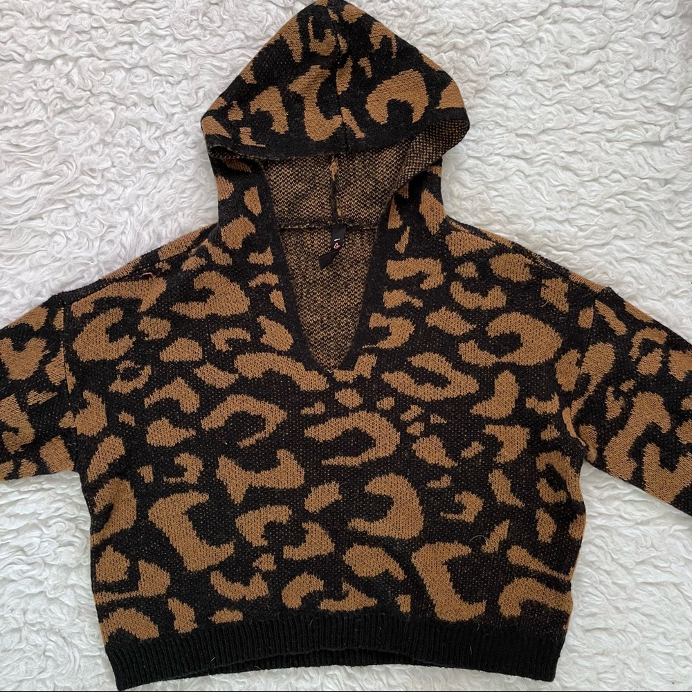 I Love it cropped animal print sweater hoodie, small